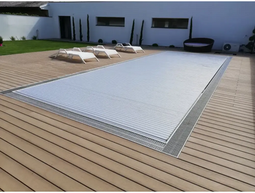 Silver Aquatop nersänkt pool 4m bredd med ribbad metalltäck