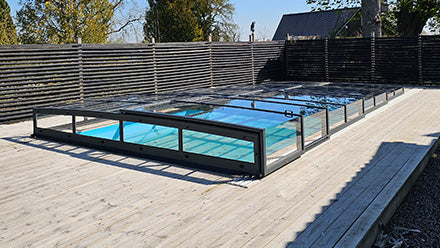 Bassengovertrekk ICON KIT S2 4×8 (klart glass, sidedør, enkel skinne, antrasitt)