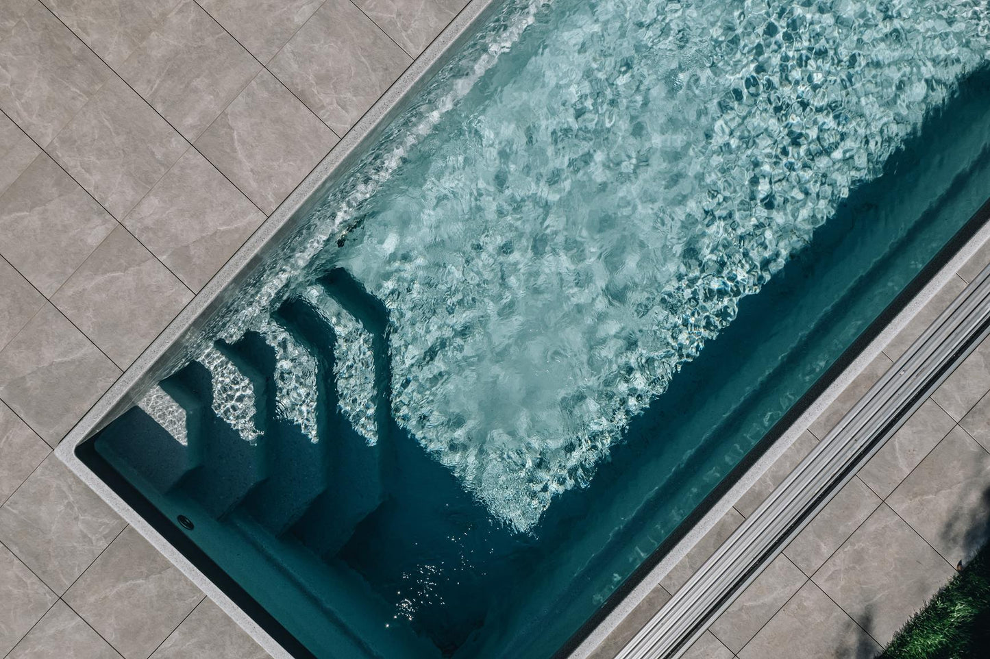 Glassfiberbasseng Saba 600 6,00m x 3,00m x 1,45m