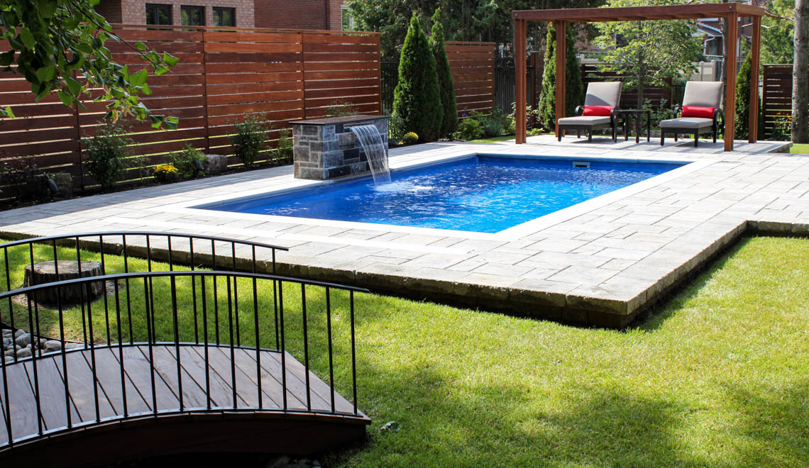Fritidsbassenger Refleksjon 3,8 × 7–10 m, 1,28–1,84 m dybde