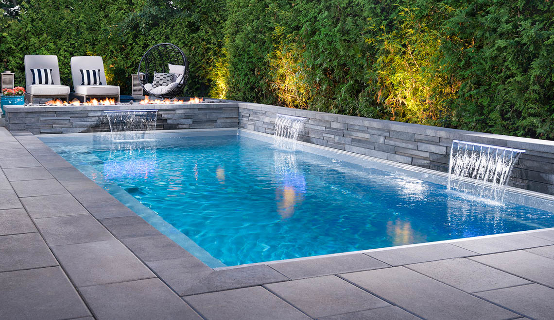 Fritidsbassenger Refleksjon 3,8 × 7–10 m, 1,28–1,84 m dybde