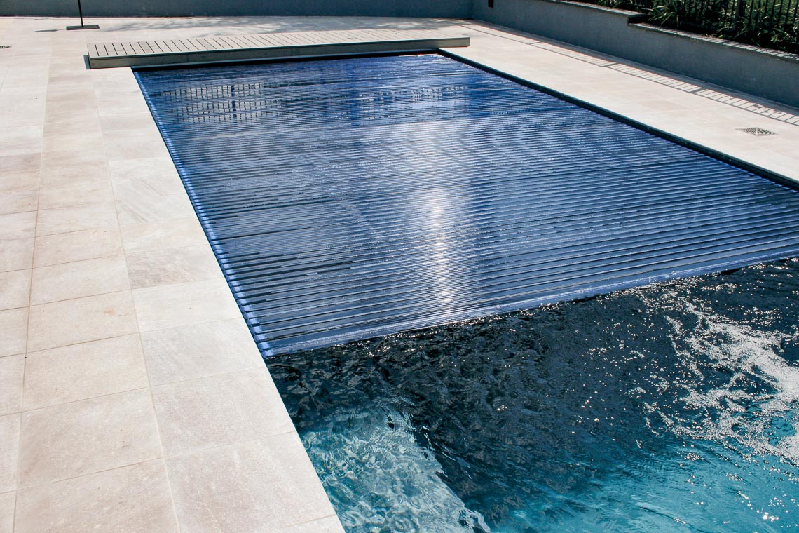 Leisurepools Reflection med lamellkasse 3,8 × 7,92–9,92 m, 1,28–1,78 m dybde