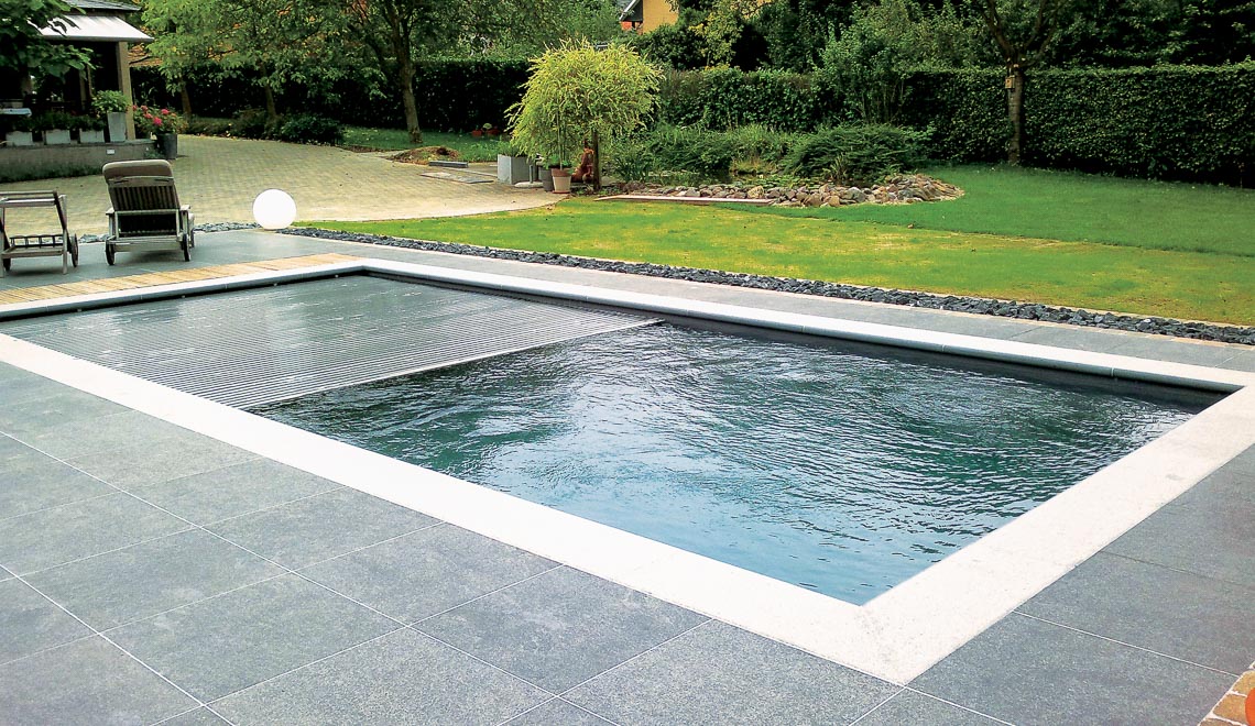 Leisurepools Reflection med lamellkasse 3,8 × 7,92–9,92 m, 1,28–1,78 m dybde