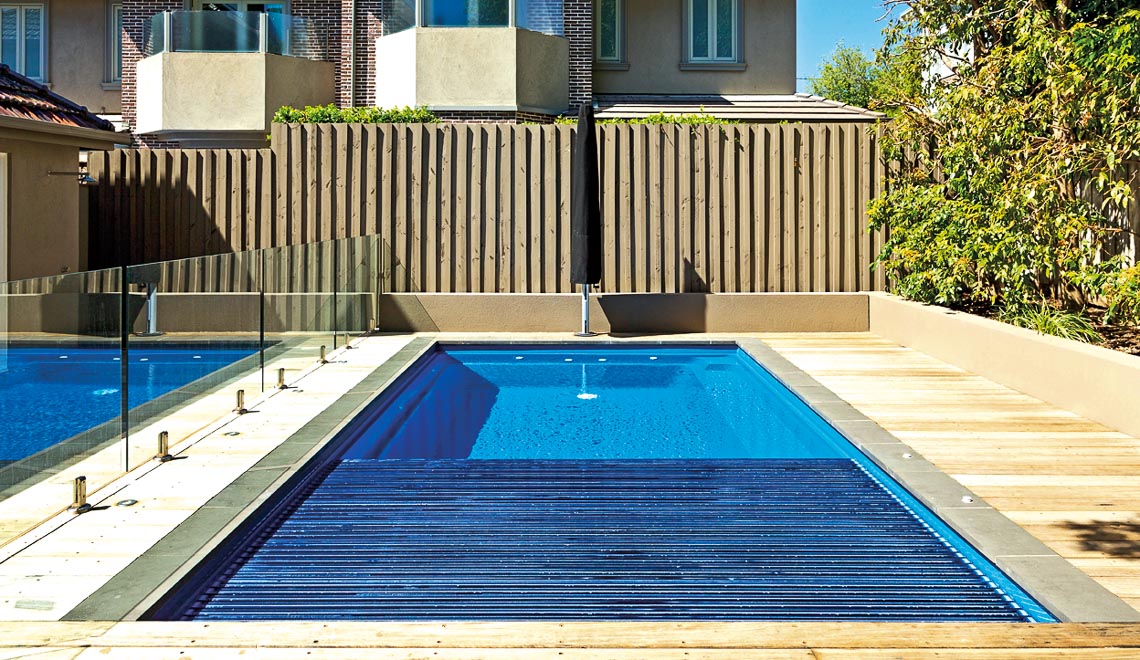 Leisurepools Reflection med lamellkasse 3,8 × 7,92–9,92 m, 1,28–1,78 m dybde