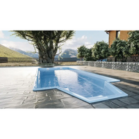 Medelstor glasfiberpool Grenada med vit ram i ljusblått vatten