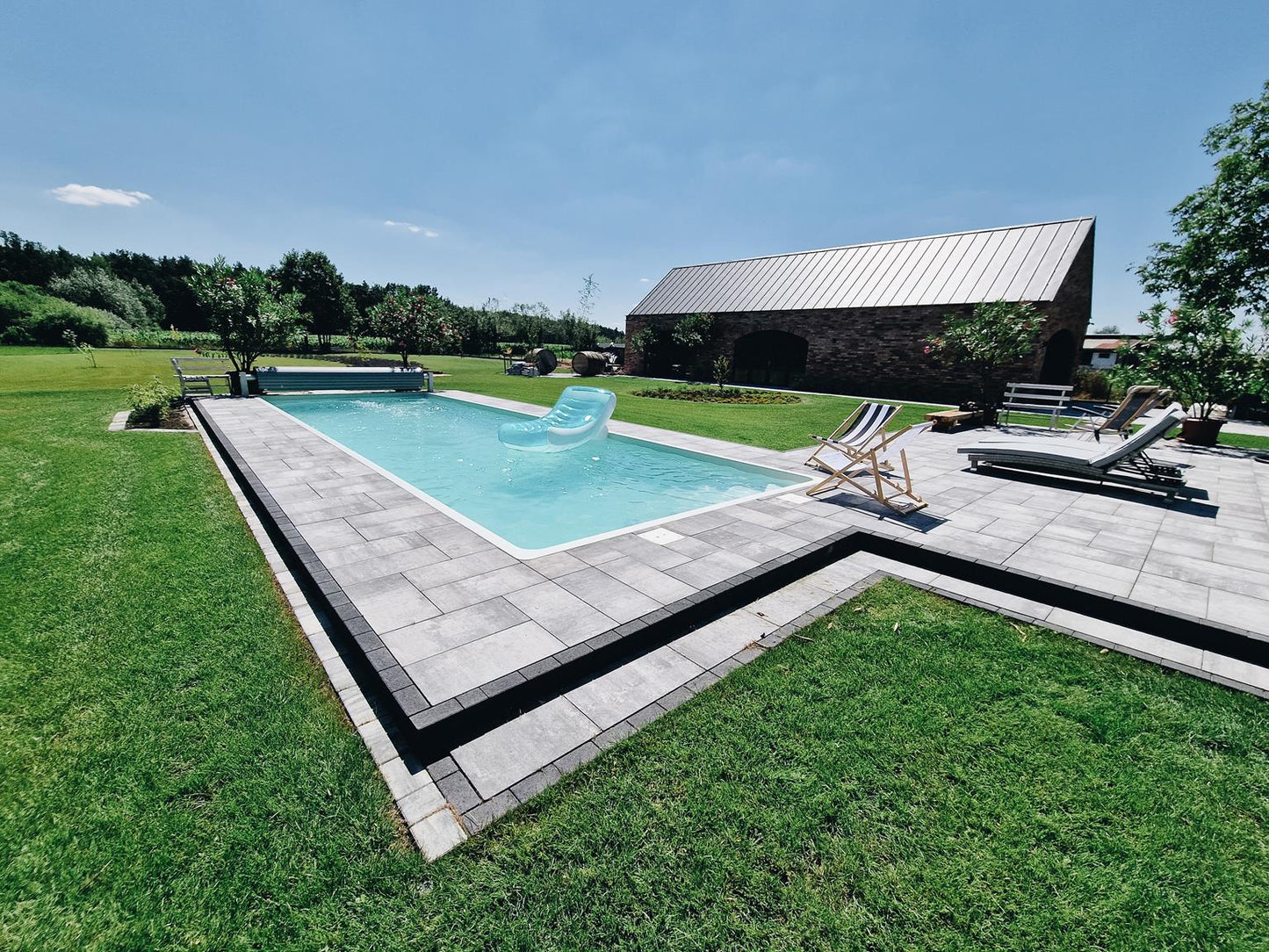 Glassfiberbasseng Jamaica 11,25m x 3,75m x 1,50m