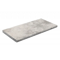 Grå naturstenplatta i Natura Kiruna Paket med klarblått poolvatten