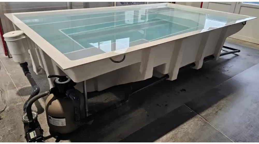 Vit plastorganisator för wellness pool ovanmark med mira390 388x228x80