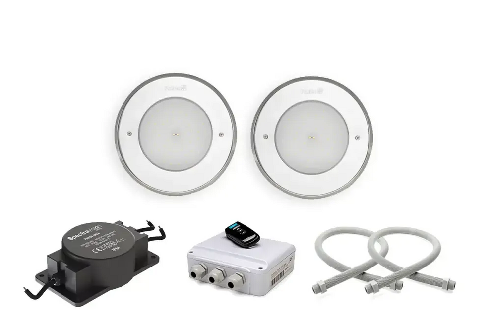 Varje paket innehåller fyra infällda LED-lampor med metallramar