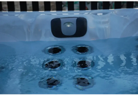 Translucent vitvitt PassionSpa Desire Spabad med Fisher-logga