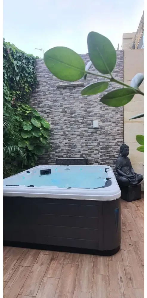 PassionSpa Relax Spabad Pure Collection – mörkgrå med vit rand och blåvatten