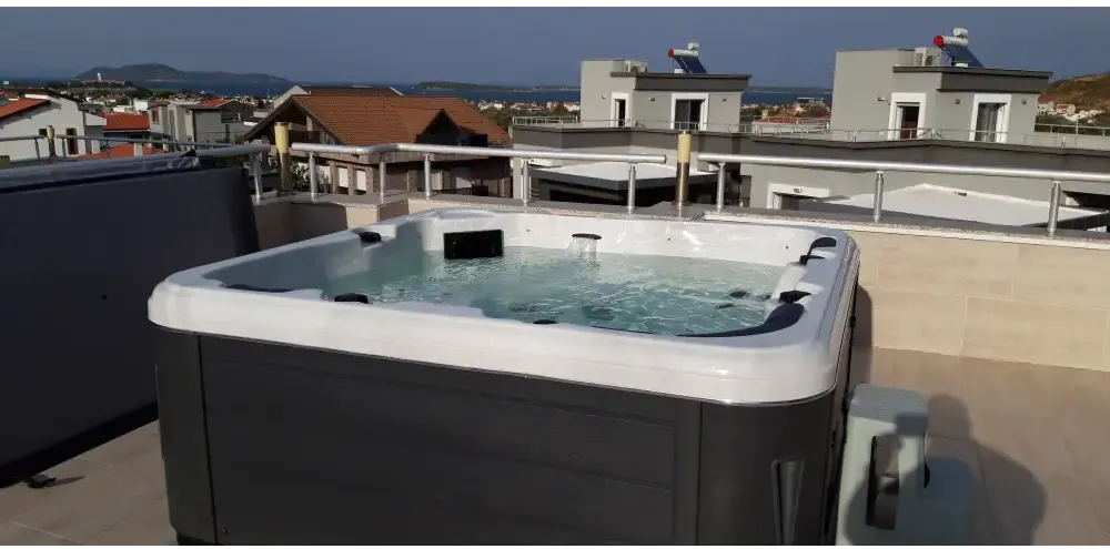 PassionSpa Relax Spabad Pure Collection i vit och mörkgrå med svarta paneler