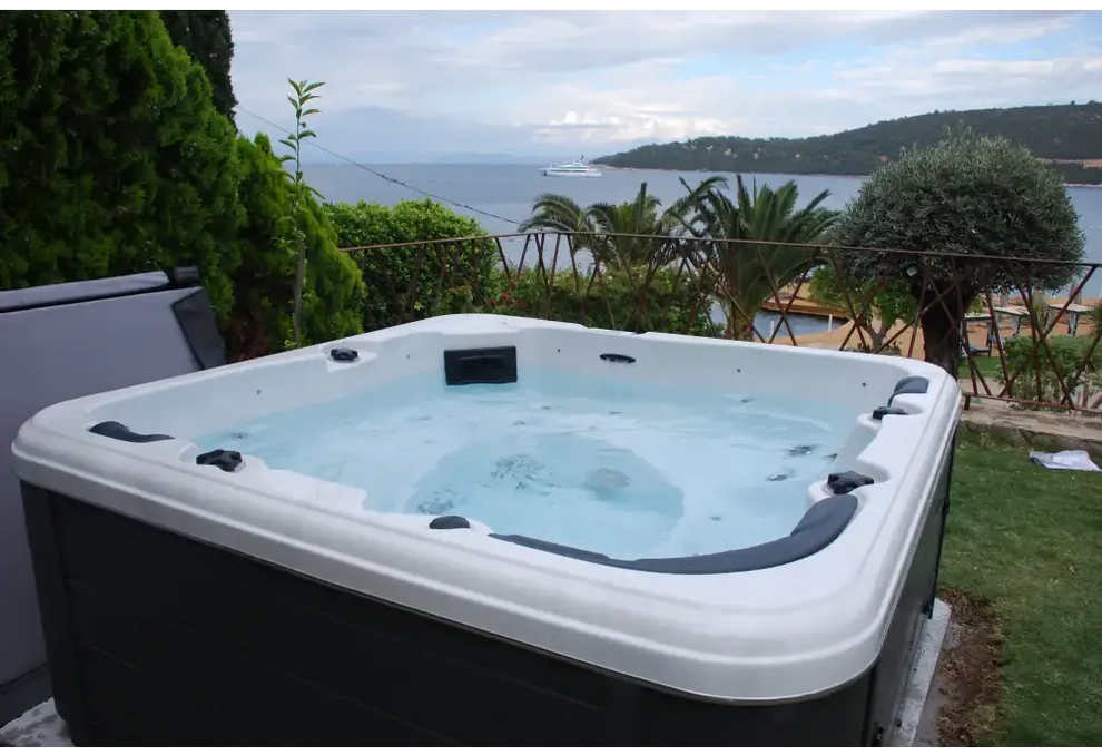 Vit och svart PassionSpa Relax Spabad Pure Collection, modern design