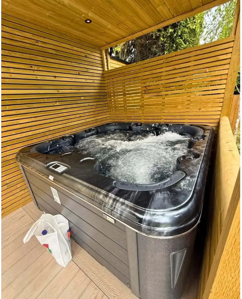 PassionSpa Rewind-spabad – Pure Collection, grå og svart, boblende vann, kontrollpanel
