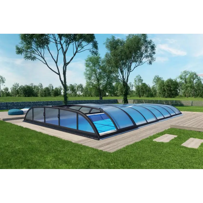 Pooltak Dallas med svart ram över blå pool, 4x8 modell