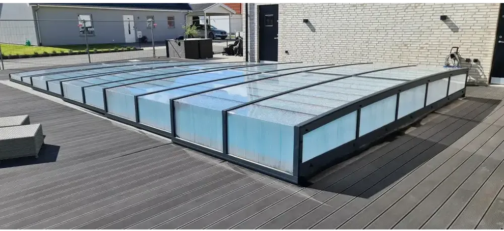 Pooltak Icon med sarg klarplast antracit, modern glastak med svart ram