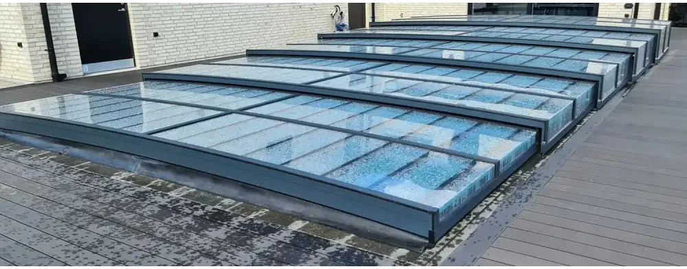 Pooltaket Icon med sarg klarplast i antracit, moderna glas takpaneler