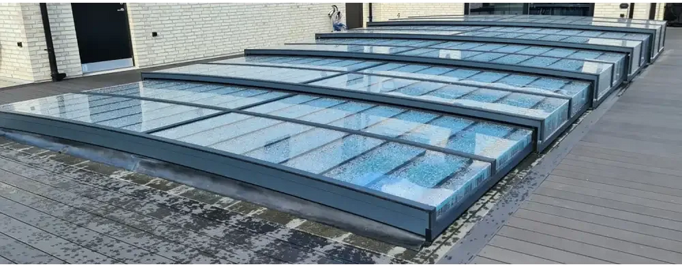 Pooltak Icon med sarg klarplast i antracit, modern glas takpaneler