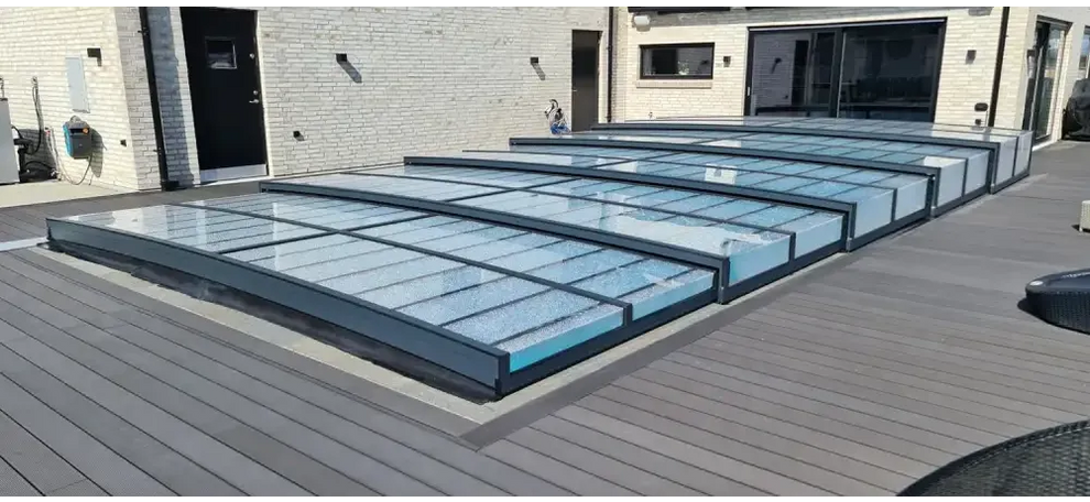 Pooltak Icon med sarg klarplast i antracit, modern glaspooltak