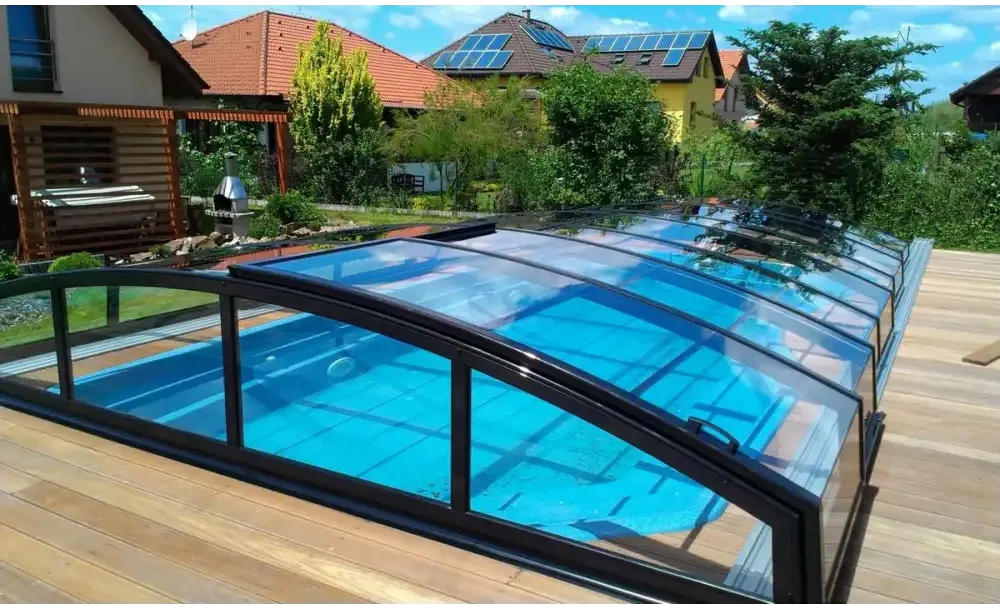 Infinity-bassengtak – ekstra sterke profiler, svart ramme, buet panel