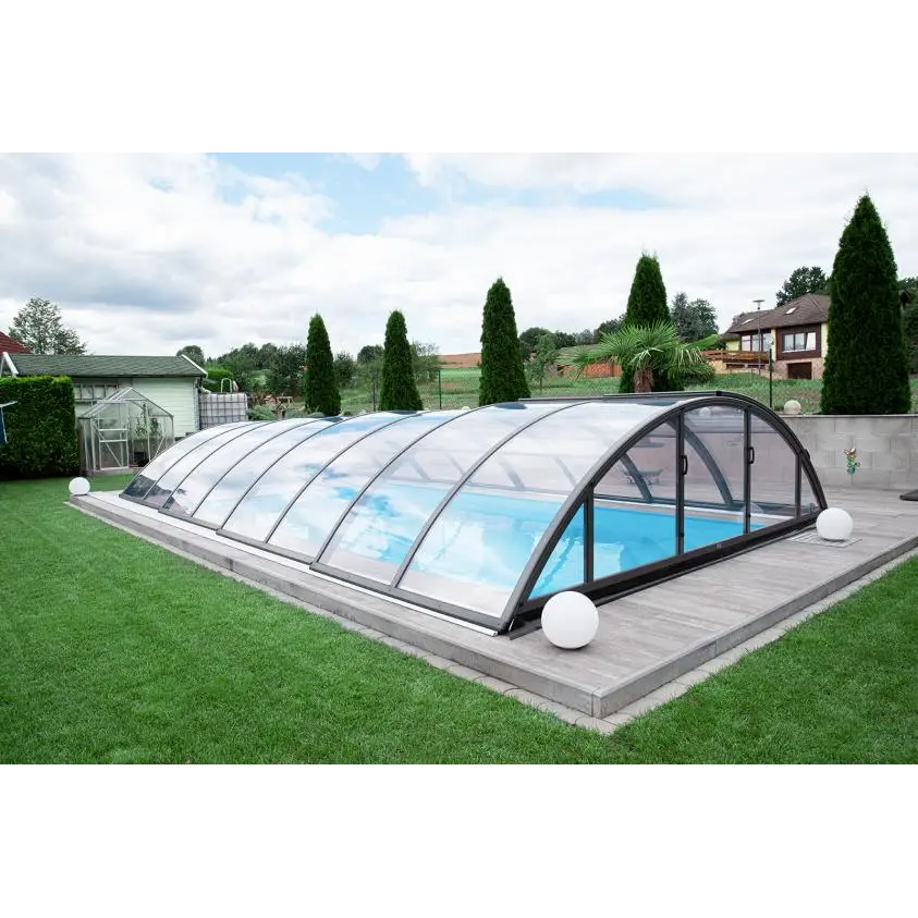 Moderat bågad pooltak klasik med extra starka profiler och glas