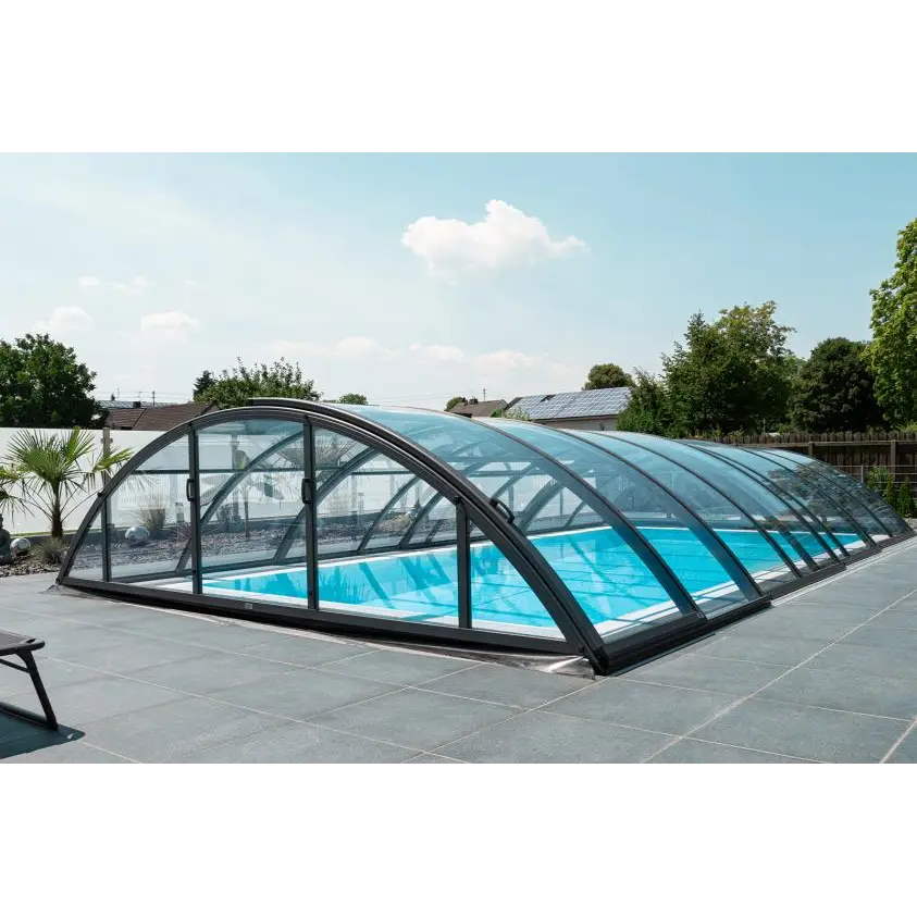Elegant pooltak Klasik 5x10 med klar kanalplast, svart ram och glas
