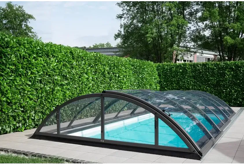 Modern pooltak Klasik 5x10 med klar kanalplast för pooler