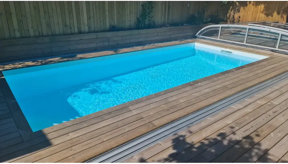Pooltak Nivo Kit 750B med rektangulär pool och glasöverdrag
