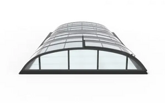 Smart-bassengtak – moderne utforming, buet tak med klare paneler, svart ramme, klar kanalplast