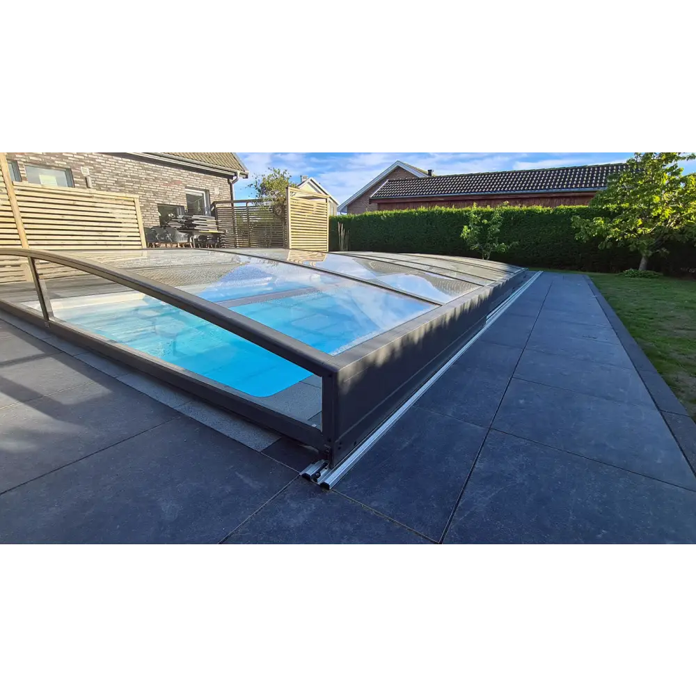 Modern pooltak Sydney med enkelskena antracit ena sidan