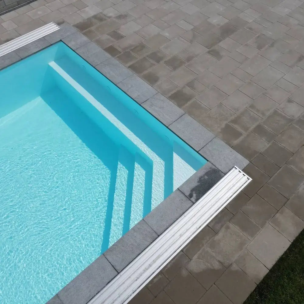 Pooltime Exklusiv 12mm rektangulär pool med turkost vatten